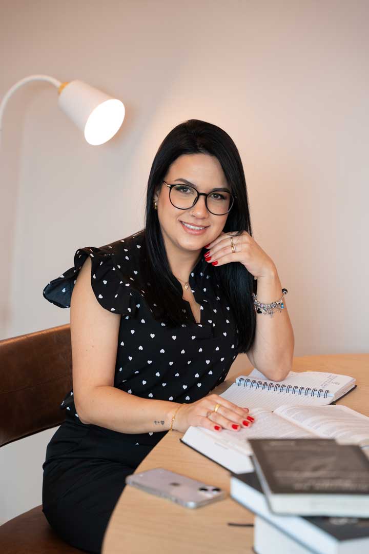Dra. Juliana Lara Hannickel